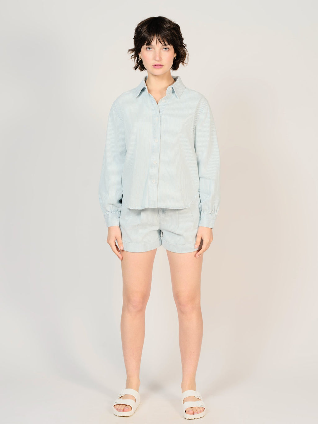 Chemise en jean à rayure bleue SALOME femme, STRIPE BLUE, taille XS, porté par Sarah (1m72) – photo 2