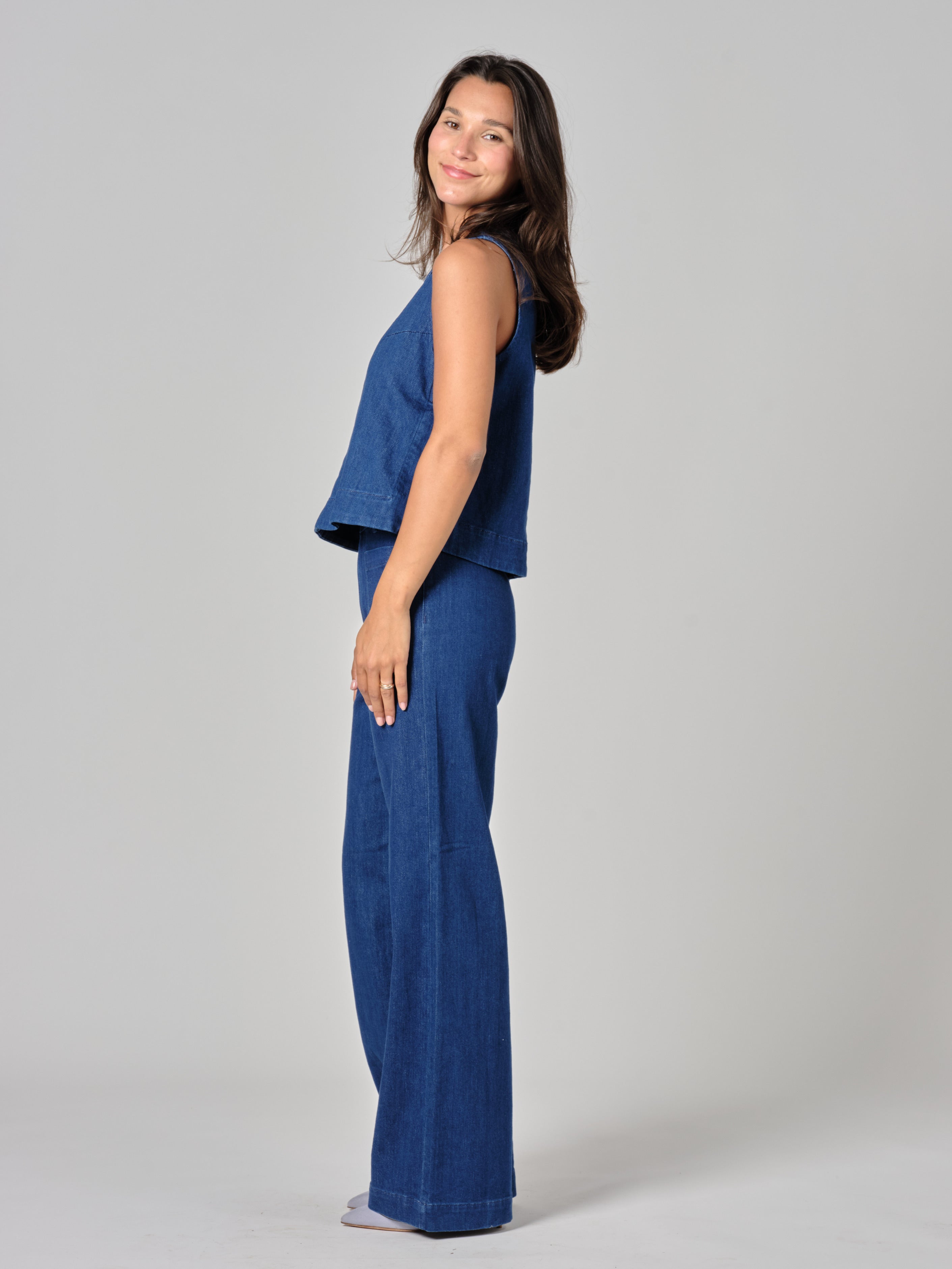 Haut court navy IZA femme, NAVY, taille S, porté par Valentine (1m70) – photo 3