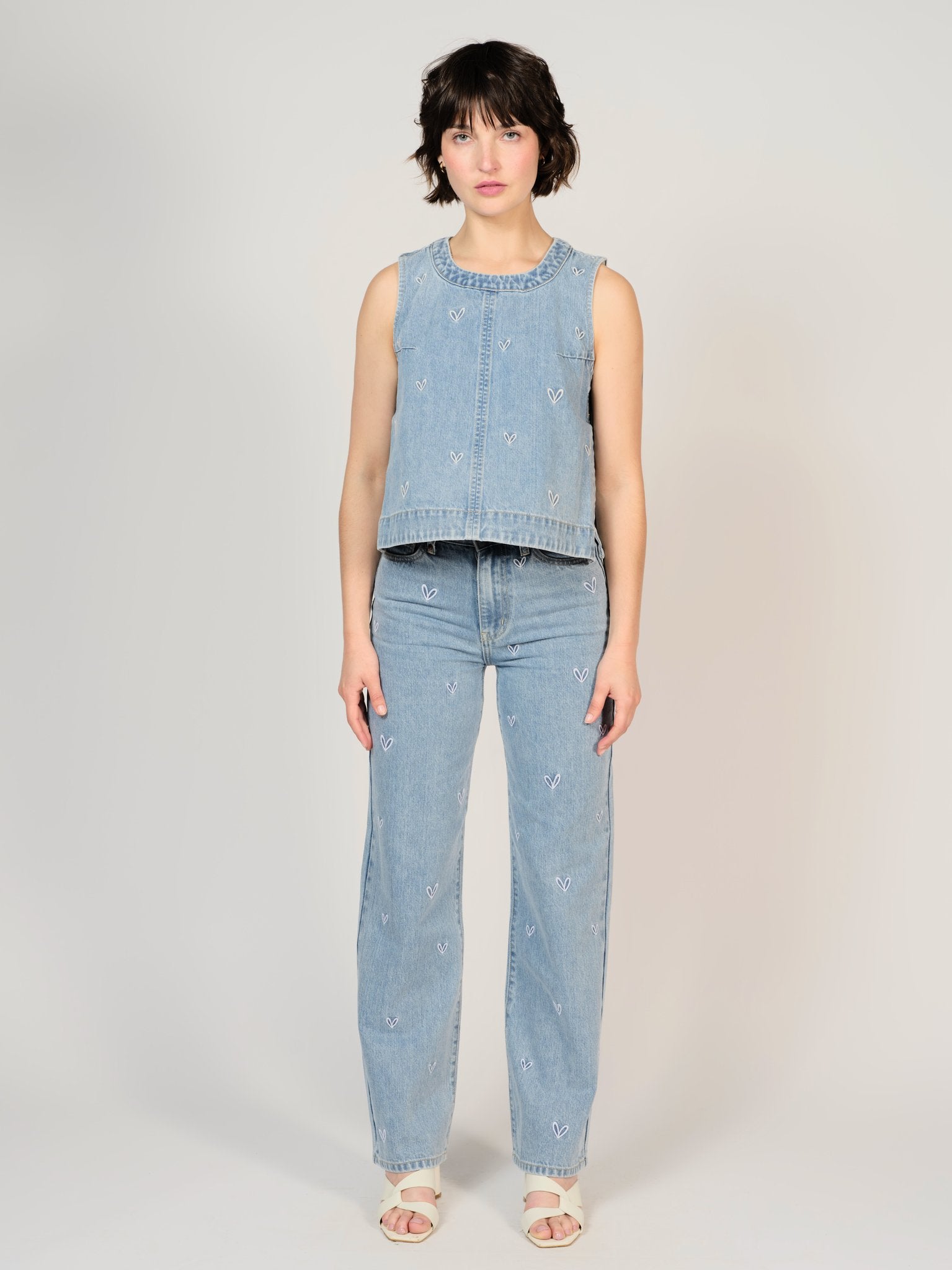 Haut court bleu IZA EMBRO HEART femme, BLUE, taille XS, porté par Sarah (1m72) – photo 4