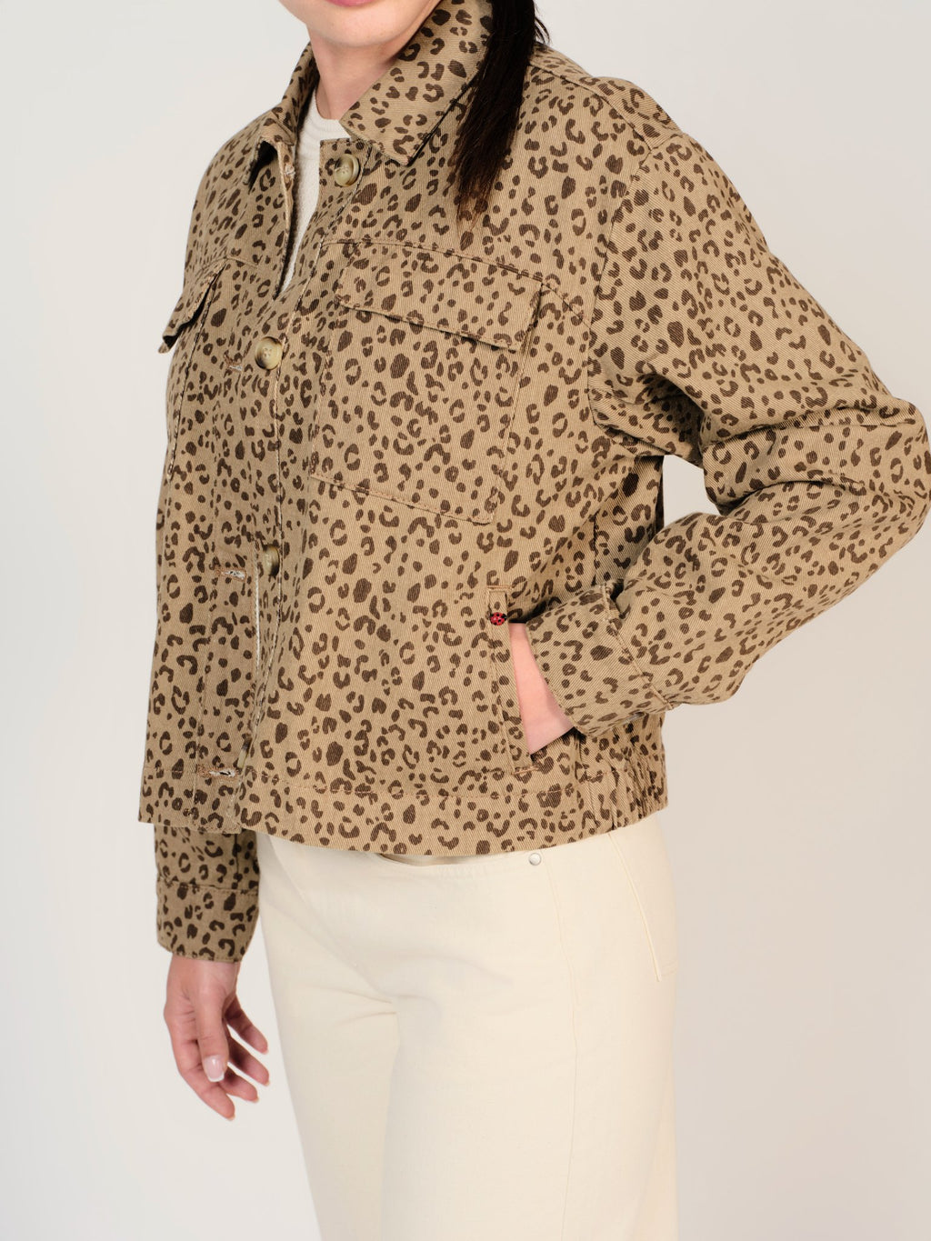 Vest oversize léopard VALANCE femme, LEOPARD, taille XS, porté par Mélissa (1m70) (F.A.M. JEANS) – photo 1