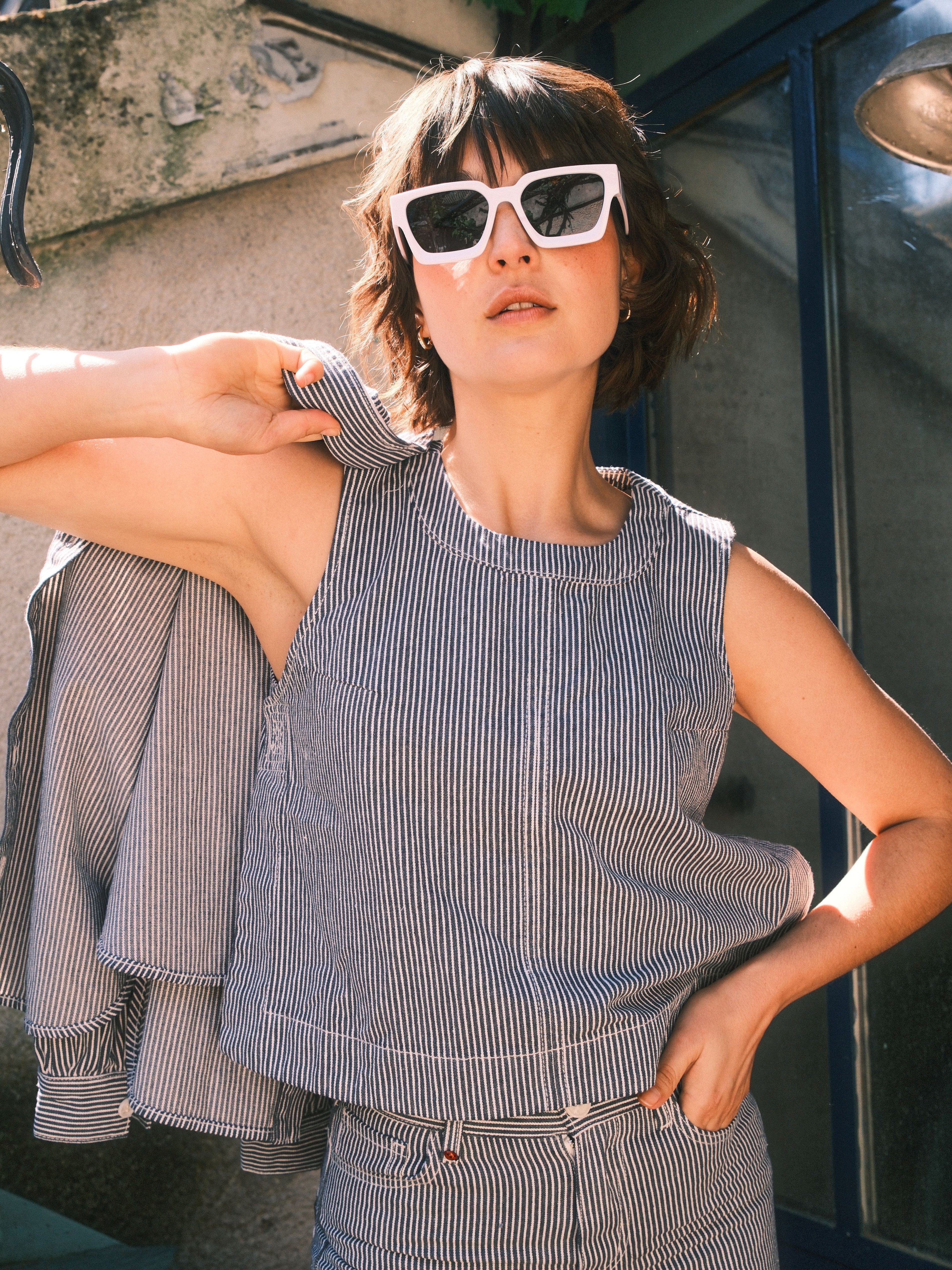 Haut court à rayure bleue marine IZA femme, STRIPE NAVY, taille XS, porté par Sarah (1m72) – photo 6