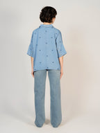 Chemise bleu SALLY EMBRO HEART femme, BLUE, taille XS, porté par Sarah (1m72) – photo 2