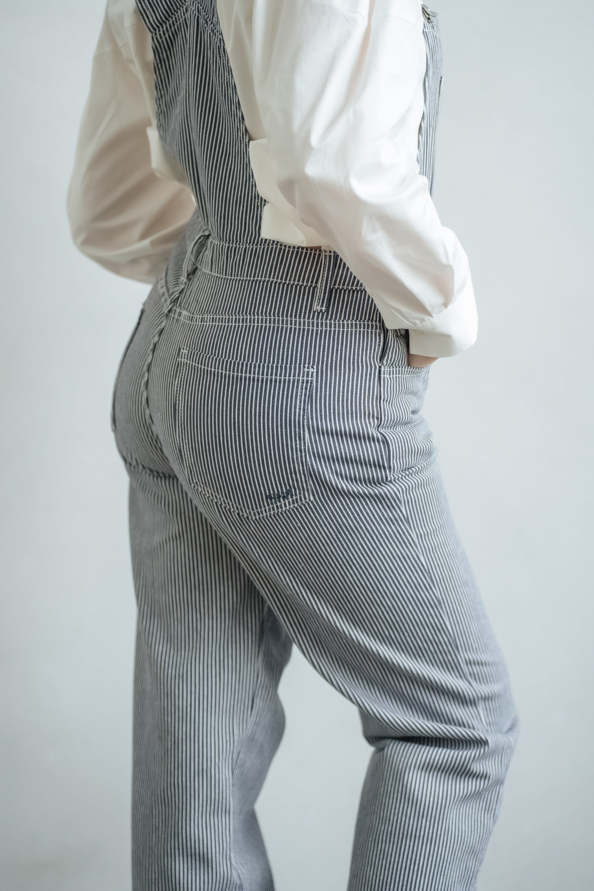 Salopette marine DESIRE STRIPE femme, NAVY, taille XS, porté par Mathilde (1m72) – photo 4