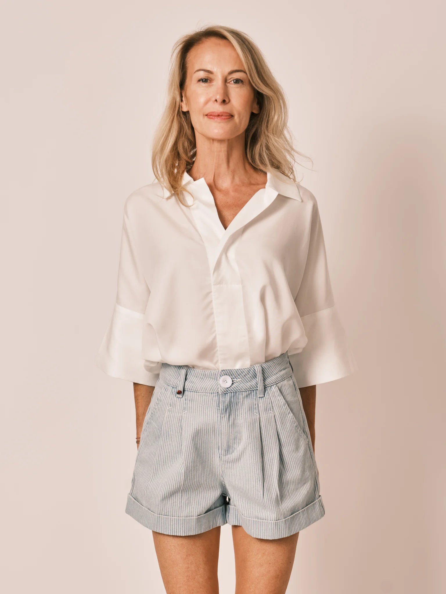 AMELIA STRIPE blue pleated shorts