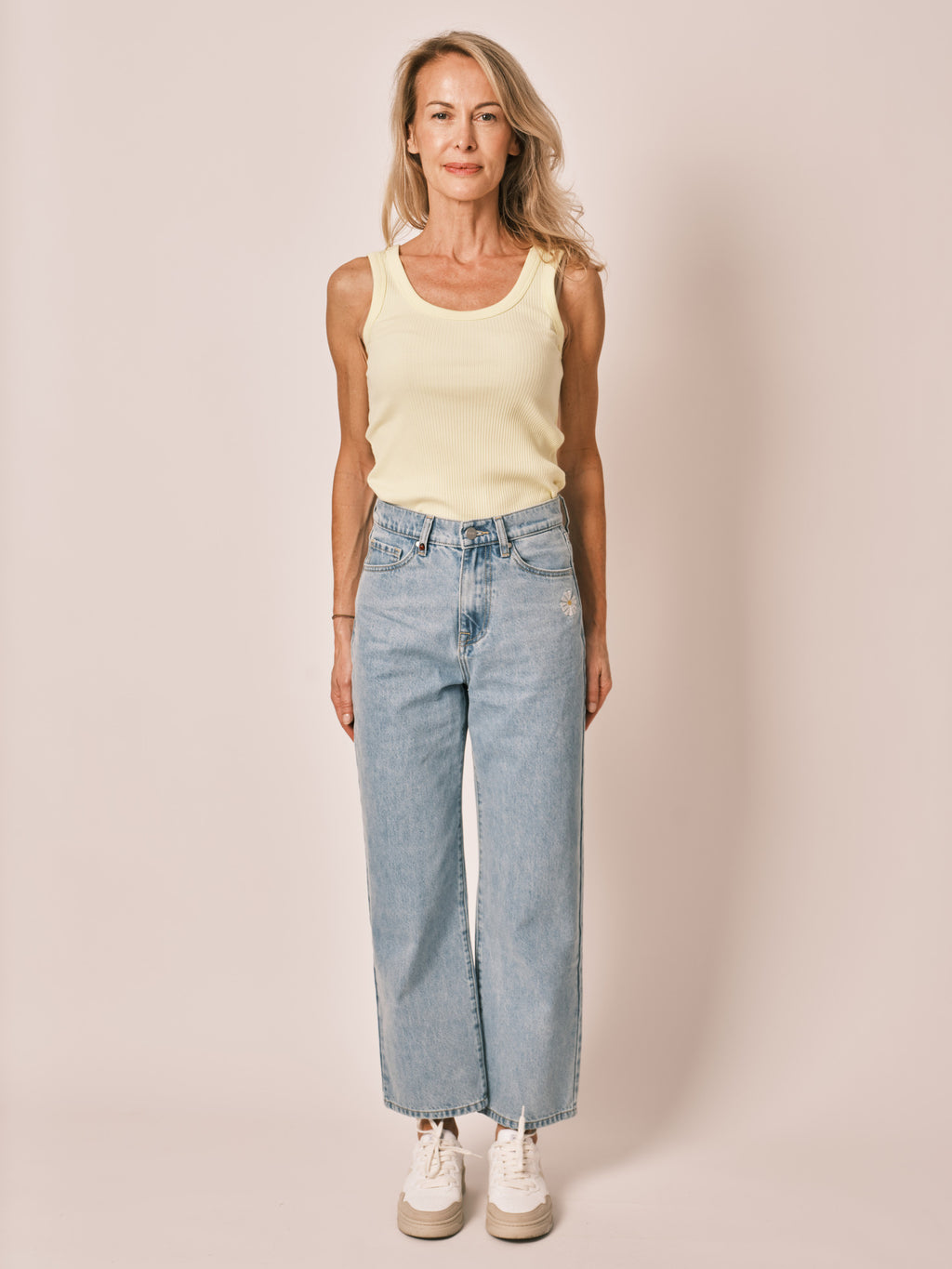 POLA EMBRO daisy embroidered cropped straight jeans