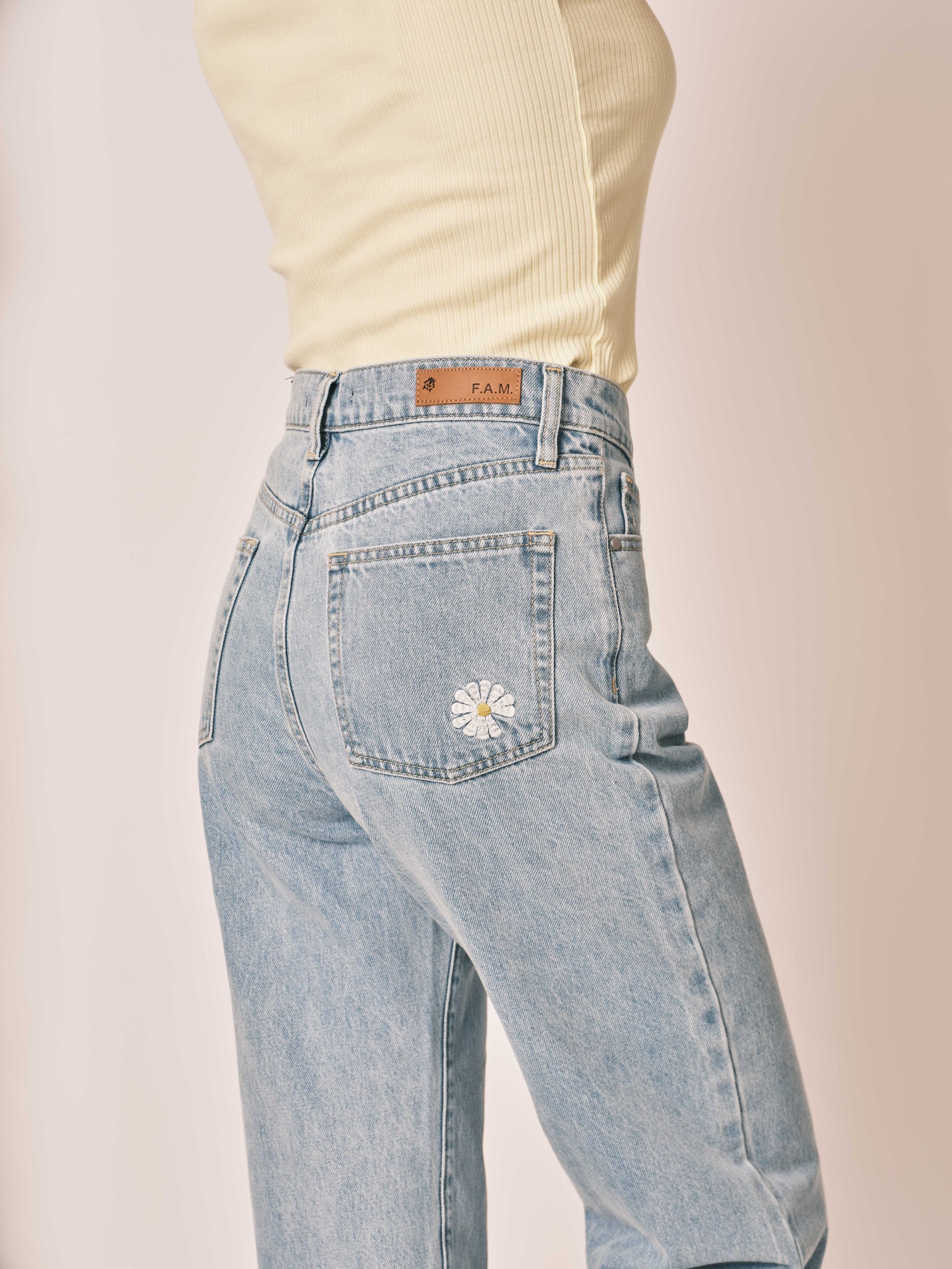 POLA EMBRO daisy embroidered cropped straight jeans
