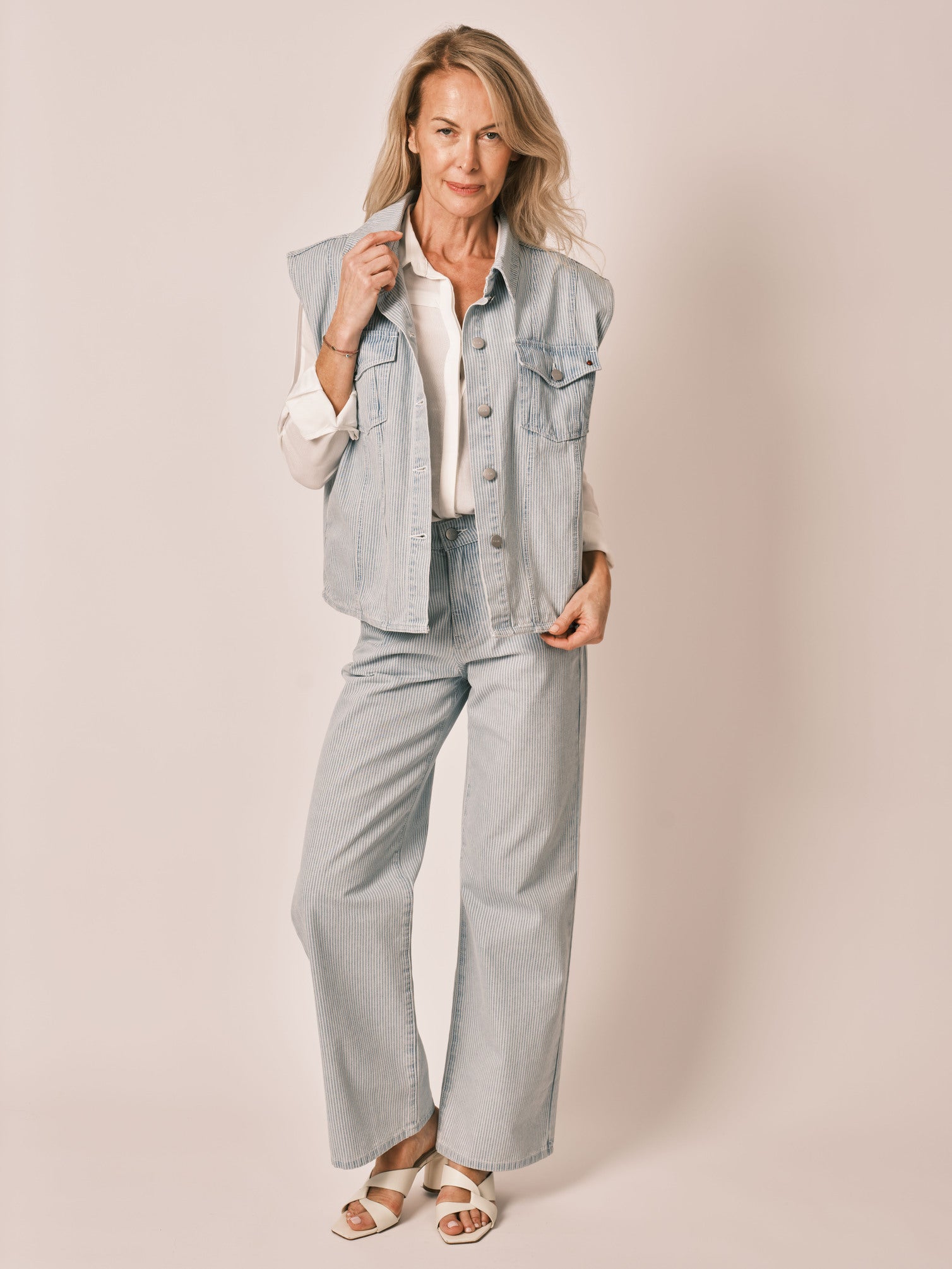 VAINA STRIPE blue sleeveless jacket