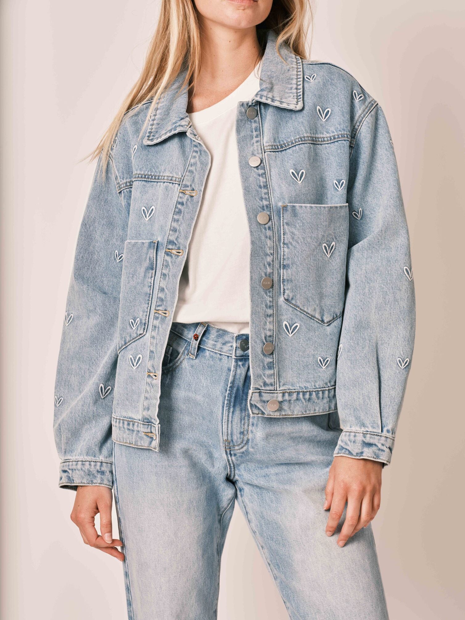 Veste en jean bleu cœur oversize VICKY EMBRO