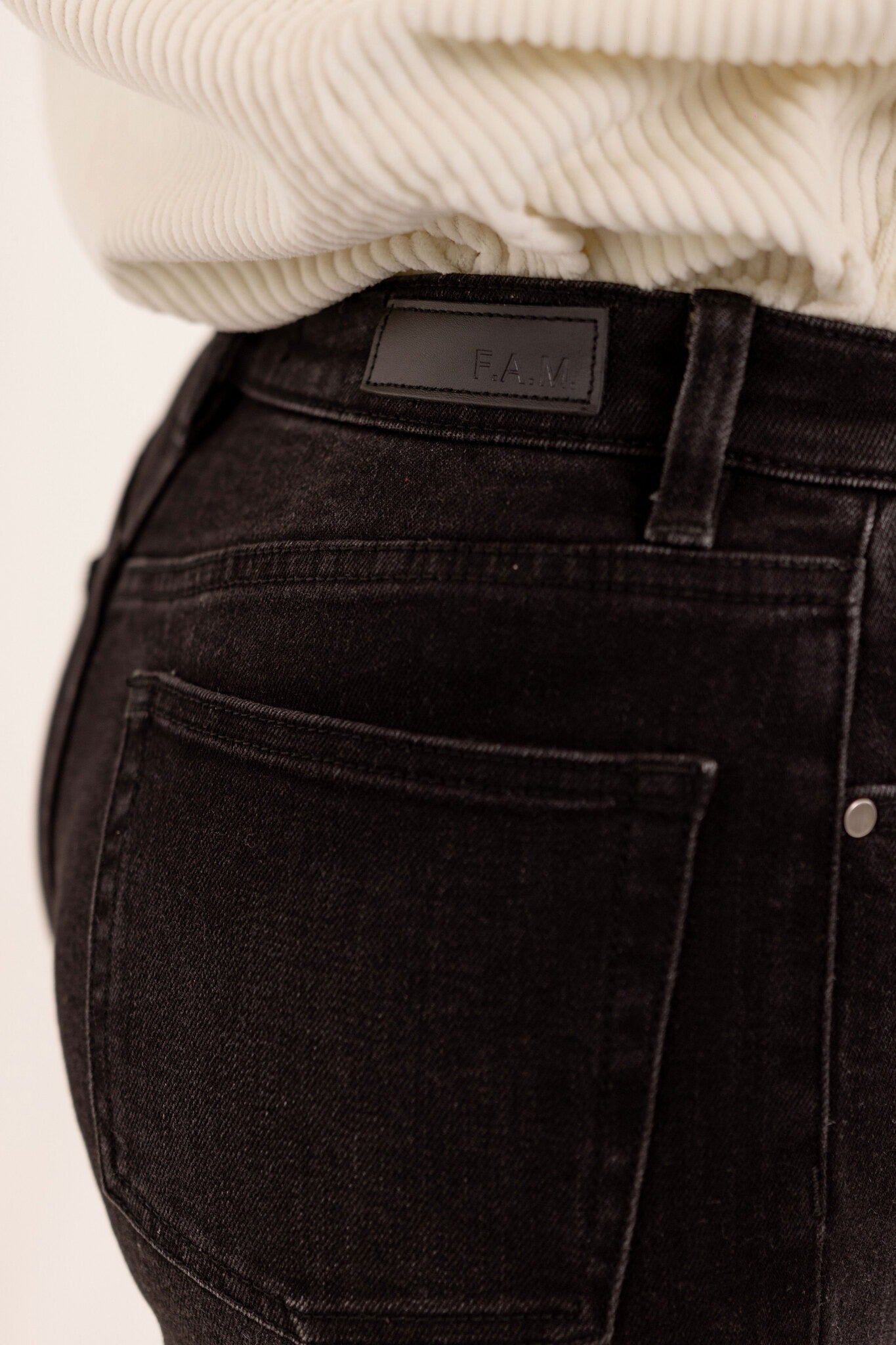 Jean slim noir EMMA