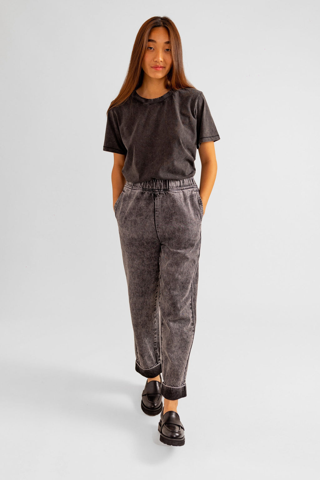 Mom confort gris FRANCE femme, GREY, taille XS, porté par Pauline (1m65) – photo 4