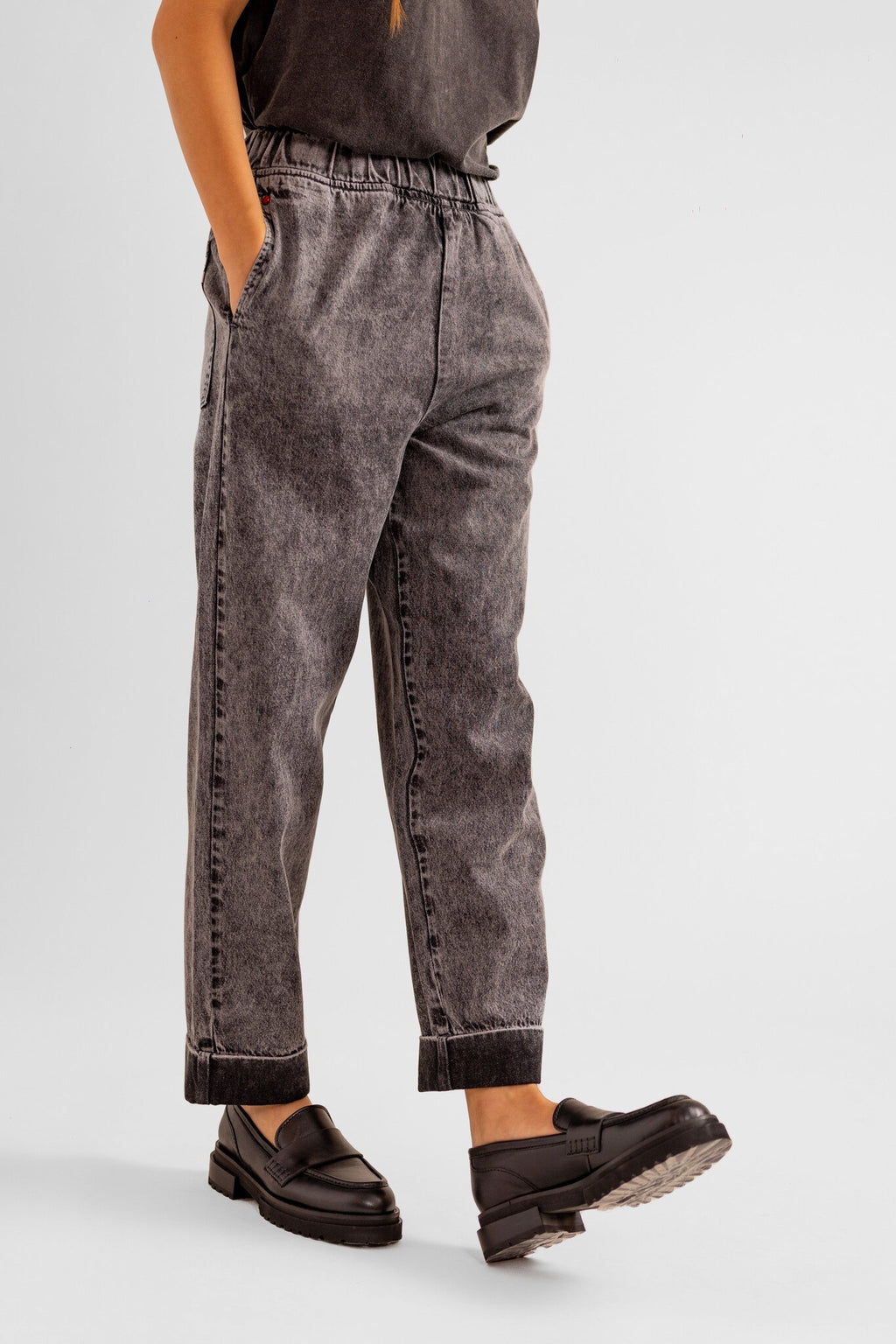 Mom confort gris FRANCE femme, GREY, taille XS, porté par Pauline (1m65) – photo 5