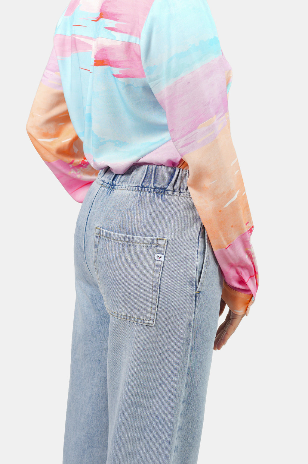 Mom confort bleu clair FRANCE femme, LIGHT BLUE, taille XS, porté par Marie (1m71) – photo 5