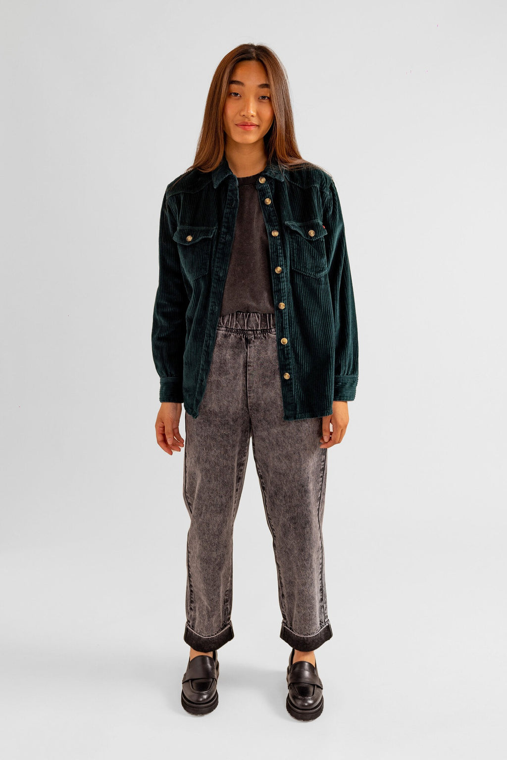 Chemise oversize en velours vert forêt SONIA femme, FOREST, taille XS, porté par Pauline (1m65) – photo 4