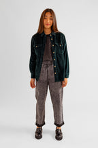 Chemise oversize en velours vert forêt SONIA femme, FOREST, taille XS, porté par Pauline (1m65) – photo 4