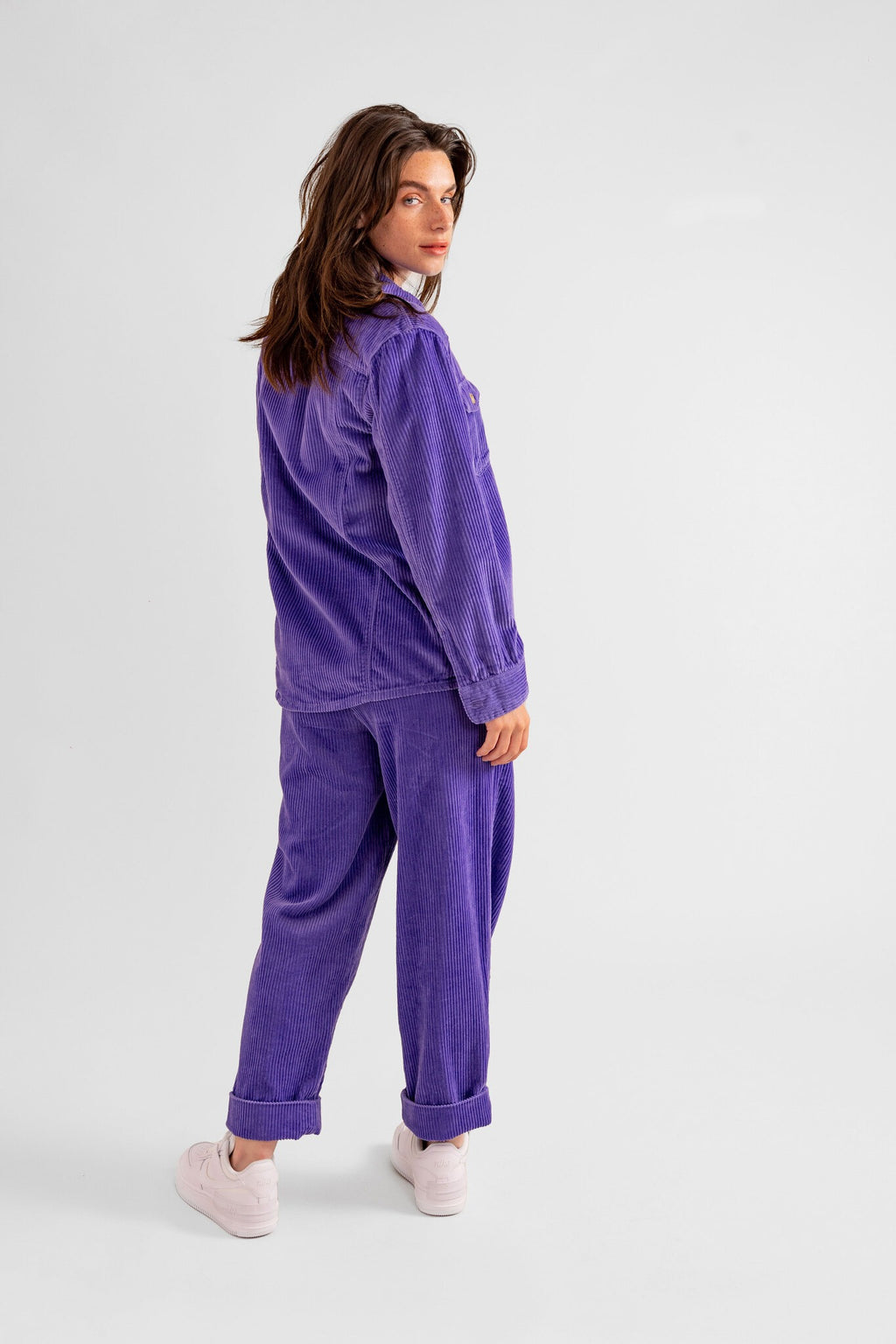 Chemise oversize en velours lavande SONIA femme, LAVENDER, taille XS, porté par Eden (1m70) – photo 3