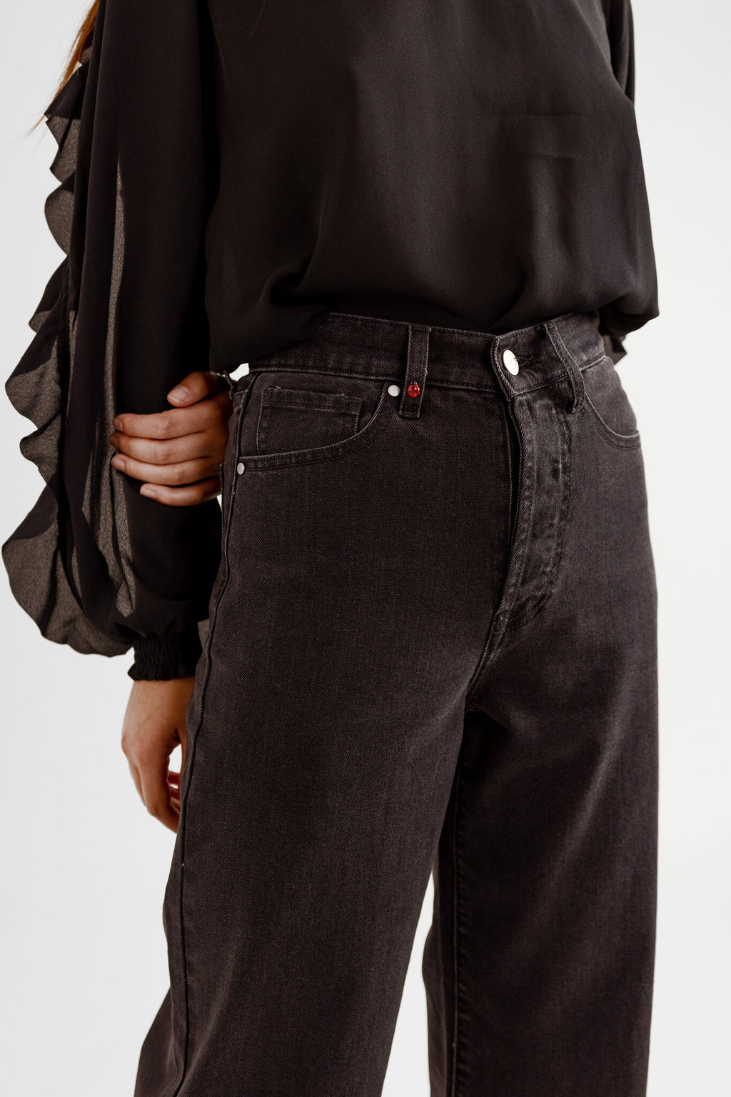 Jean évasé FOREST femme, BLACK, taille XS, porté par Pauline (1m65) – photo 5