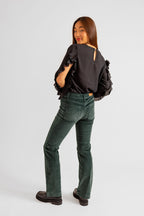 Pantalon bootcut en velours taille mi-haute BELLA femme, FOREST, taille 25, porté par Pauline (1m65) – photo 2