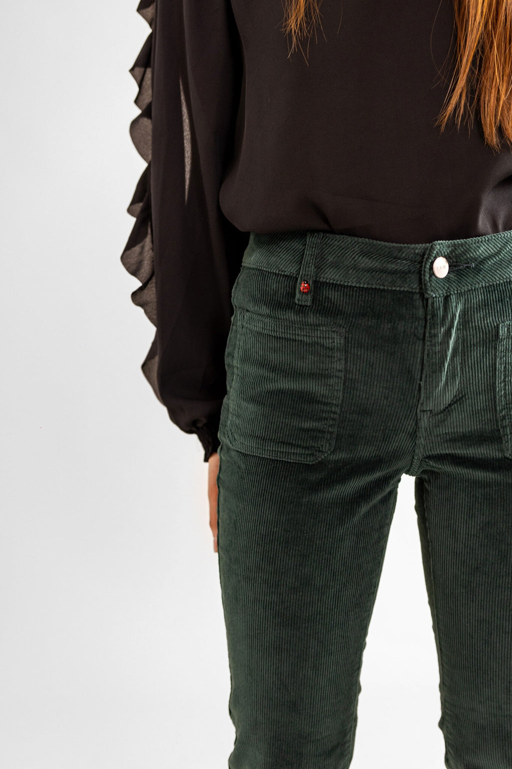 Pantalon bootcut en velours taille mi-haute BELLA femme, FOREST, taille 25, porté par Pauline (1m65) – photo 5