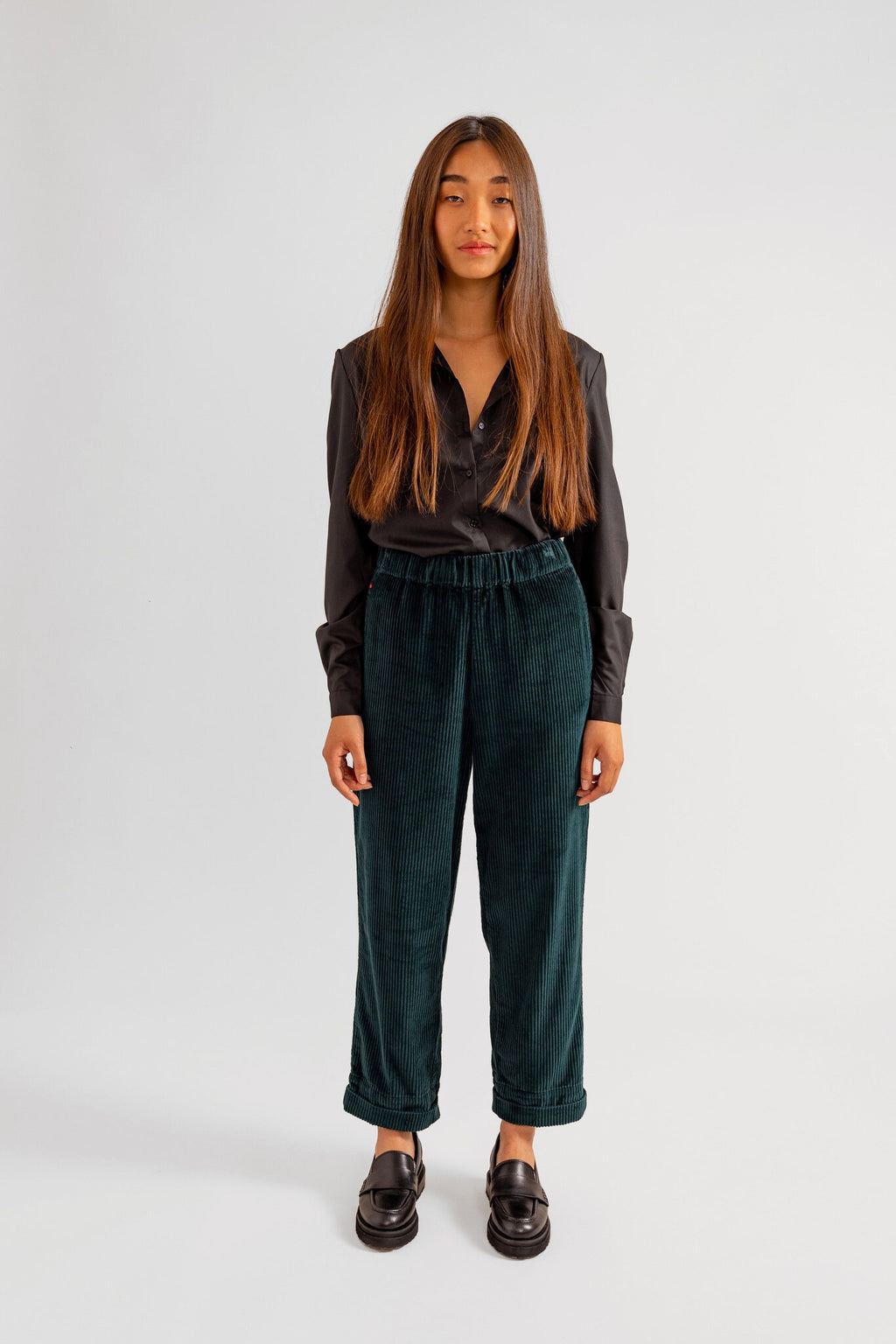 Pantalon mom en velours FRANCE femme, FOREST, taille XS, porté par Pauline (1m65) (F.A.M. JEANS) – photo 1