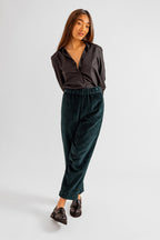 Pantalon mom en velours FRANCE femme, FOREST, taille XS, porté par Pauline (1m65) – photo 4