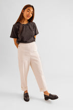 Pantalon mom en velours FRANCE femme, WHITE, taille 25, porté par Pauline (1m65) – photo 4