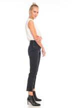 Jean mom noir PATRICIA MFB femme, BLACK, taille 26, porté par Emy (1m76) – photo 3