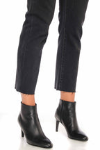 Jean mom noir PATRICIA MFB femme, BLACK, taille 26, porté par Emy (1m76) – photo 5