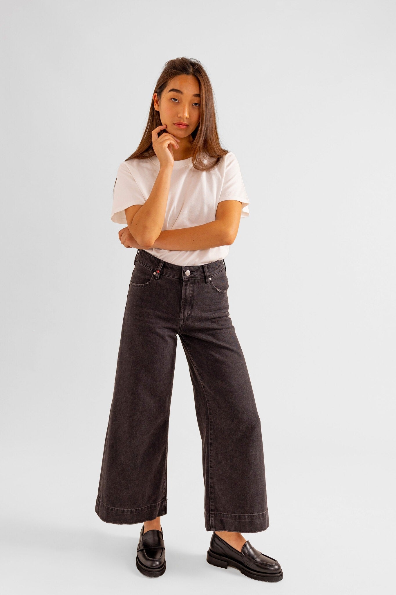 Jean évasé court noir FANNY femme, BLACK, taille 25, porté par Pauline (1m65) – photo 4