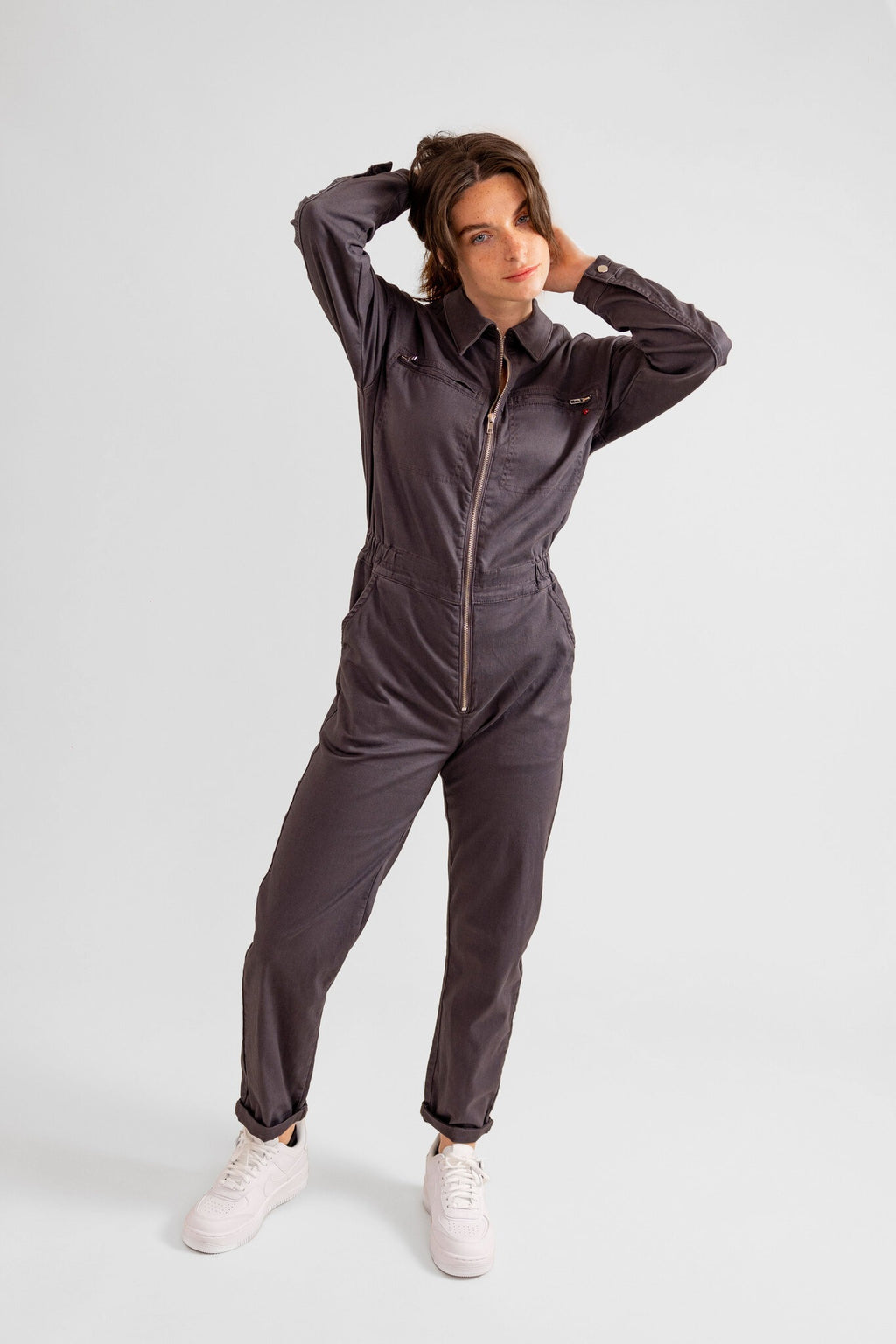 Combinaison manches longues carbon DAUPHINE femme, CARBON, taille XS, porté par Eden (1m70) (F.A.M. JEANS) – photo 1