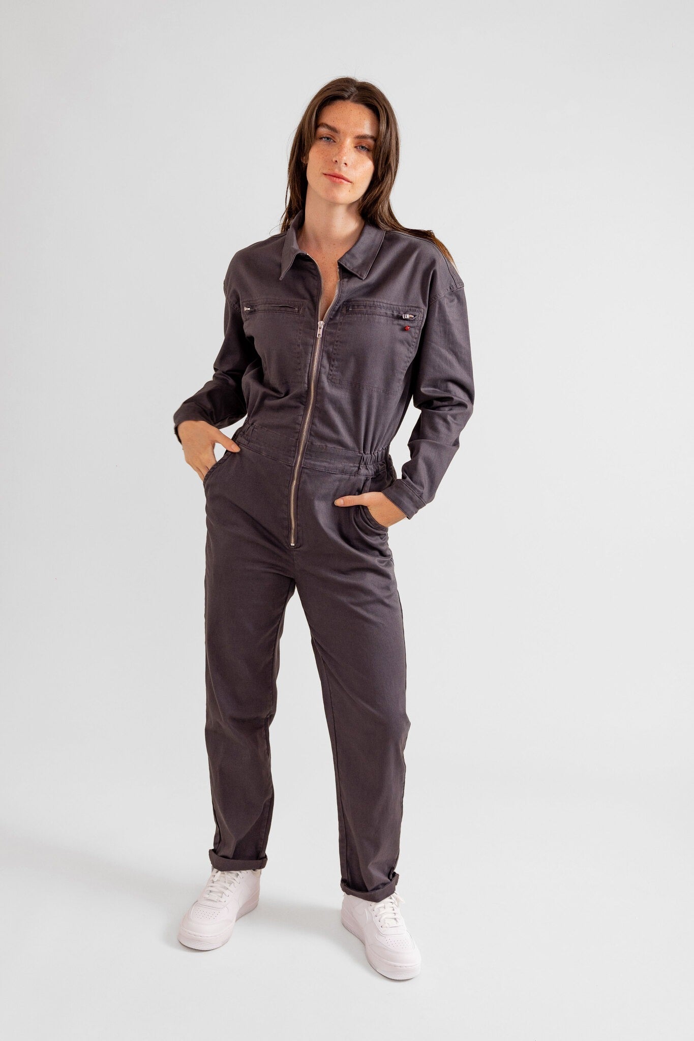 Combinaison manches longues carbon DAUPHINE femme, CARBON, taille XS, porté par Eden (1m70) – photo 2