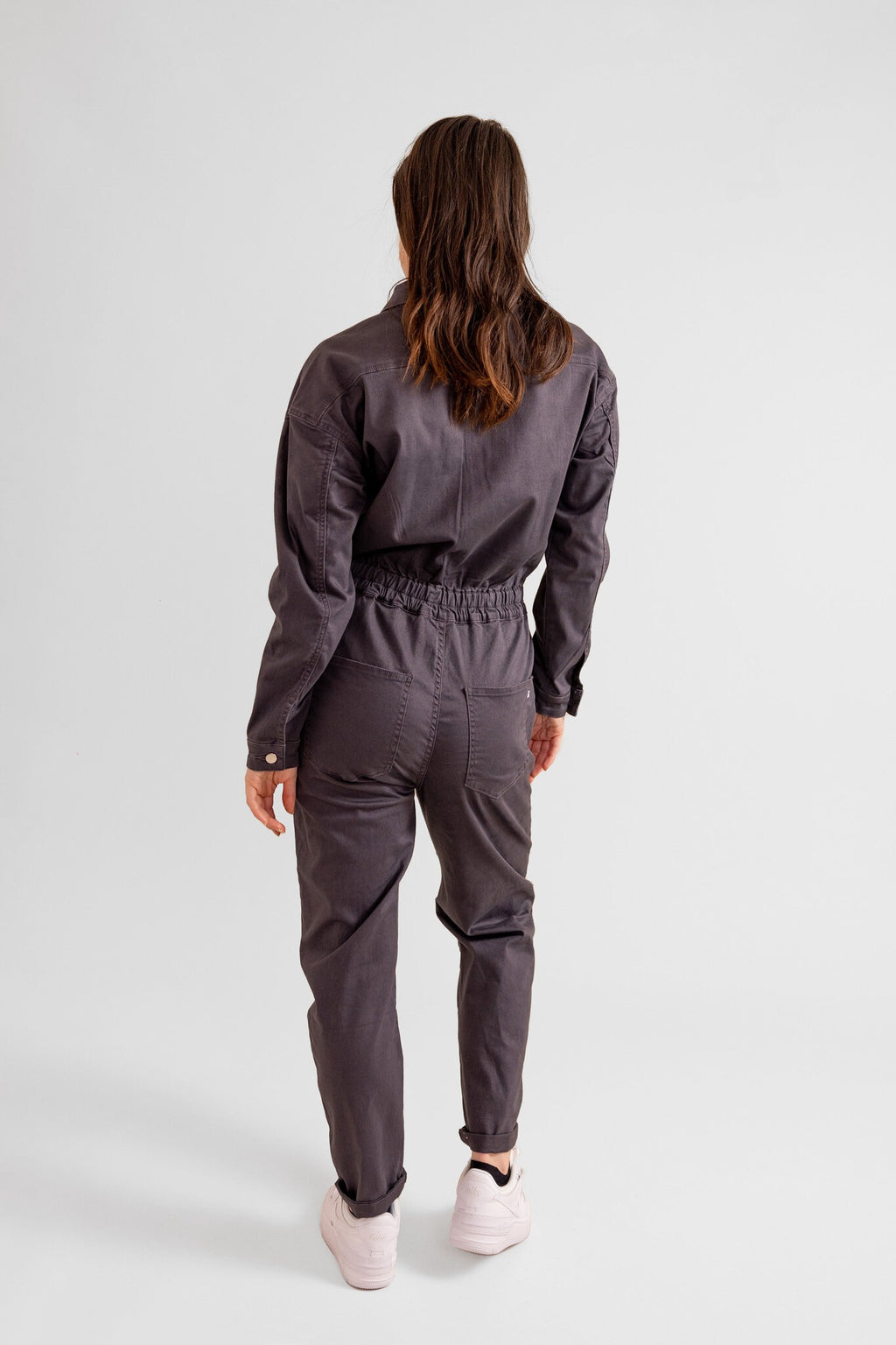 Combinaison manches longues carbon DAUPHINE femme, CARBON, taille XS, porté par Eden (1m70) – photo 4