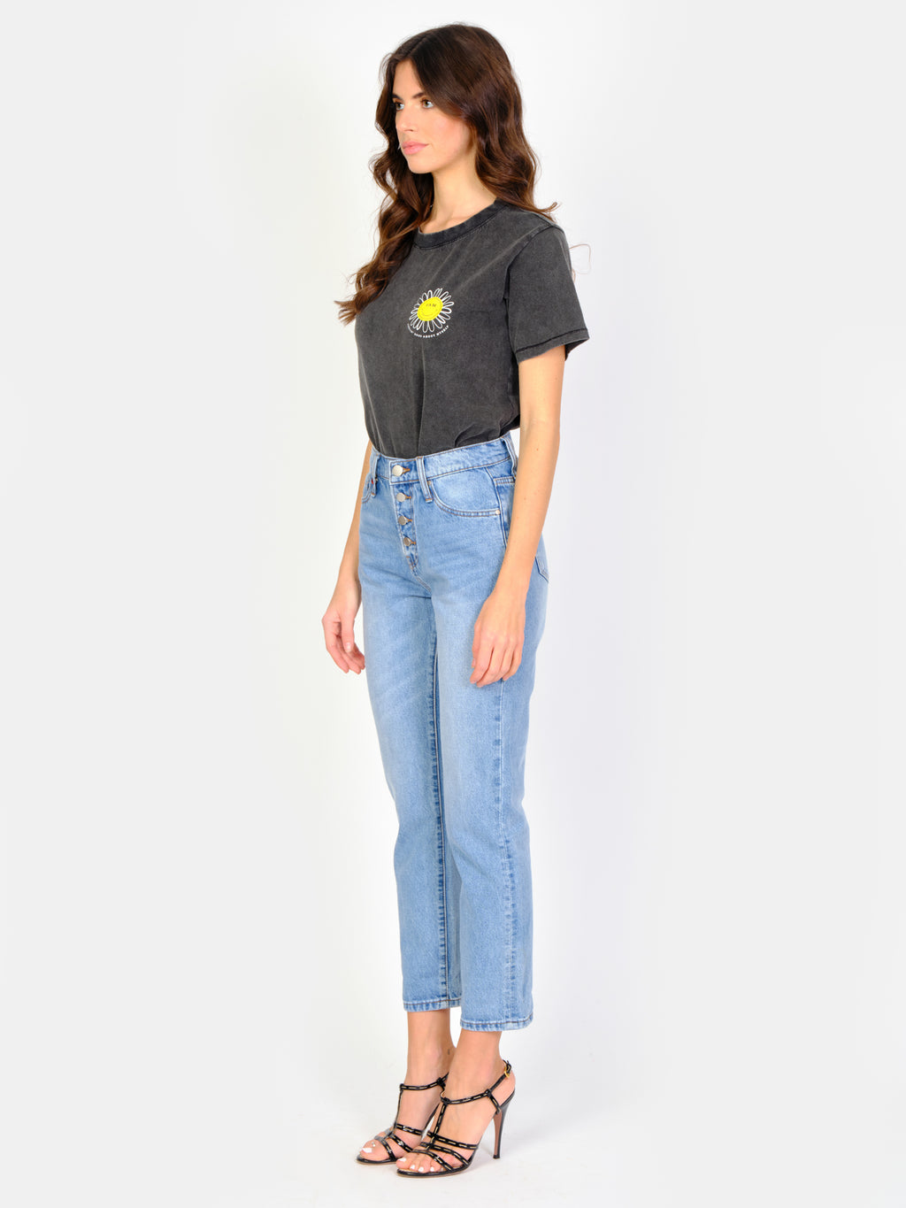 Jean mom bleu PATRICIA MFBN femme, BLUE, taille 25, porté par Amanda (1m76) – photo 3