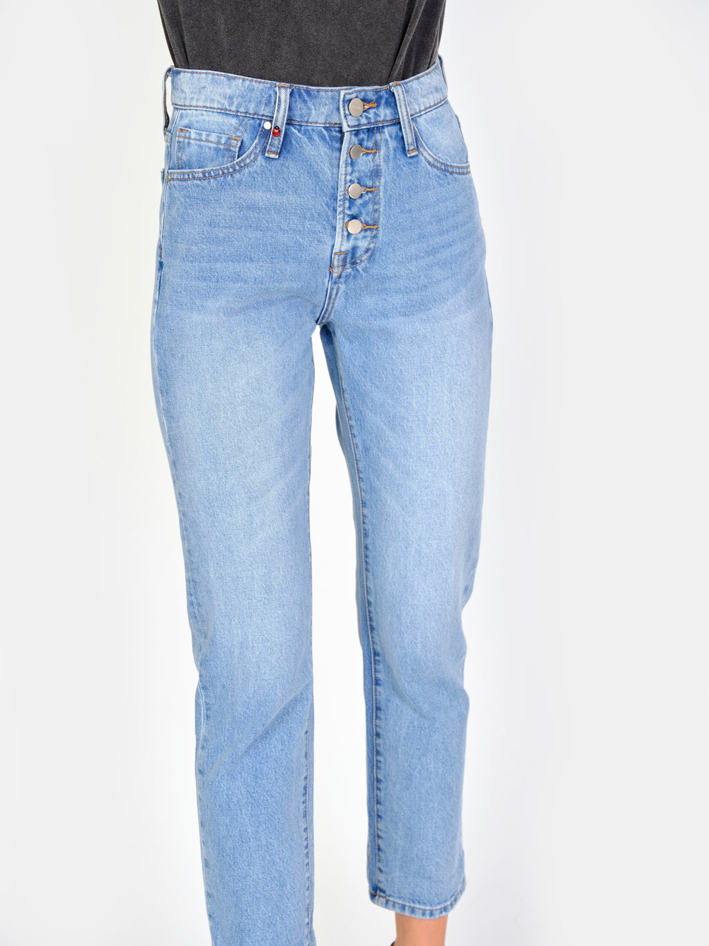 Jean mom bleu PATRICIA MFBN femme, BLUE, taille 25, porté par Amanda (1m76) – photo 5