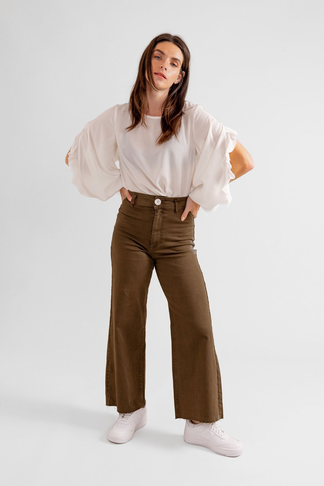 Jean évasé taille haute café FAUVE femme, CAFE, taille XS, porté par Eden (1m70) (F.A.M. JEANS) – photo 1