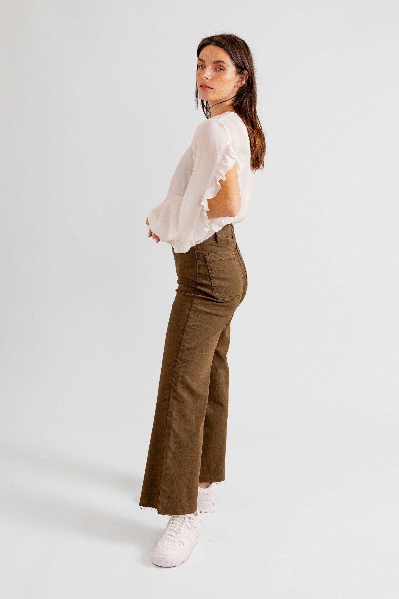 Jean évasé taille haute café FAUVE femme, CAFE, taille XS, porté par Eden (1m70) – photo 3