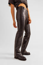 Jean bootcut noir effet cuir BELLA-P femme, BLACK, taille 25, porté par Pauline (1m65) – photo 5