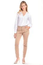 Pantalon chino camel SHARONE femme, CAMEL, taille 26, porté par Clara (1m71) – photo 3