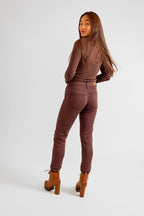 Pantalon chino marron SHARONE femme, CHOCO, taille 25, porté par Pauline (1m65) – photo 3