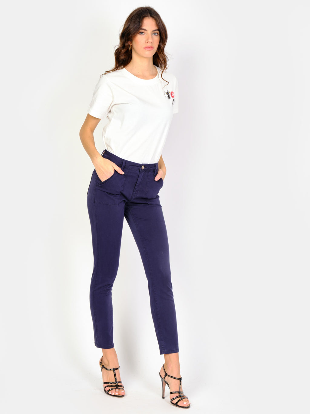 Pantalon chino bleu marine SHARONE femme, NAVY, taille 25, porté par Amanda (1m76) (F.A.M. JEANS) – photo 1