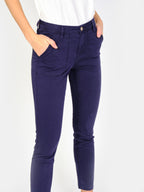 Pantalon chino bleu marine SHARONE femme, NAVY, taille 25, porté par Amanda (1m76) – photo 5