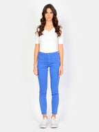 Pantalon chino bleu royal SHARONE femme, ROYAL BLUE, taille 25, porté par Amanda (1m76) – photo 2