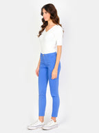 Pantalon chino bleu royal SHARONE femme, ROYAL BLUE, taille 25, porté par Amanda (1m76) – photo 3