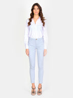 Pantalon chino bleu ciel SHARONE femme, SKY BLUE, taille 25, porté par Amanda (1m76) – photo 2