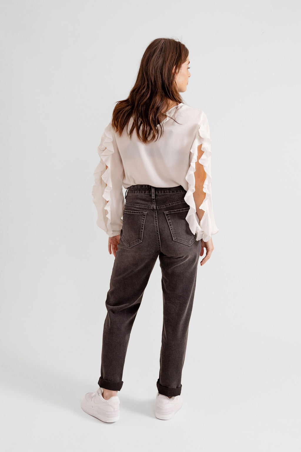 Jean balloon noir LAUREN femme, BLACK, taille 26, porté par Eden (1m70) – photo 4