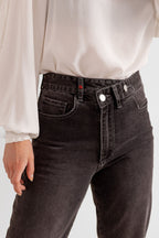 Jean balloon noir LAUREN femme, BLACK, taille 26, porté par Eden (1m70) – photo 5