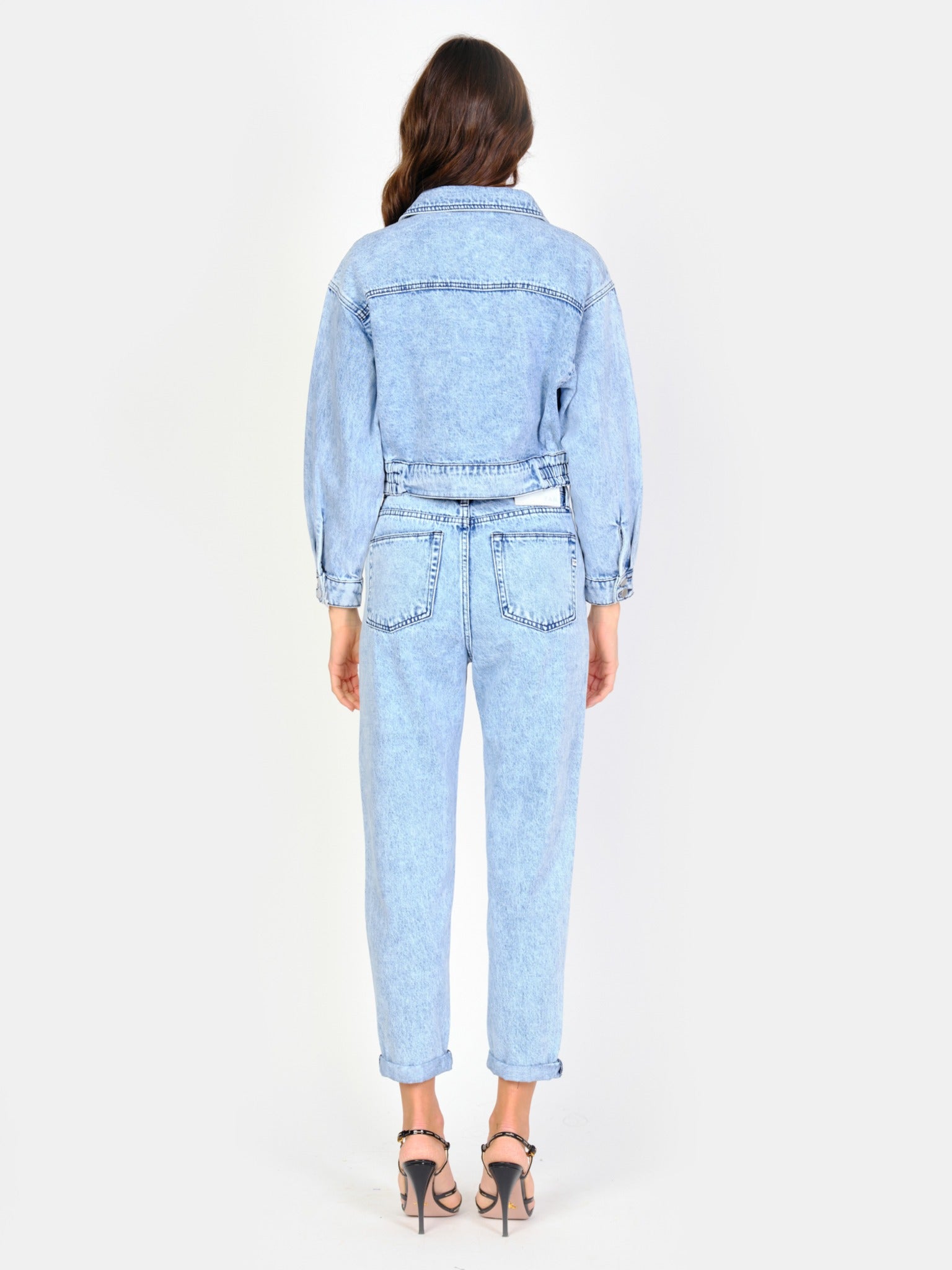 Veste courte en jean bleu neigé VANESSA femme, ICE BLUE, taille XS, porté par Amanda (1m76) – photo 3