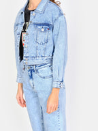 Veste courte en jean bleu neigé VANESSA femme, ICE BLUE, taille XS, porté par Amanda (1m76) – photo 4