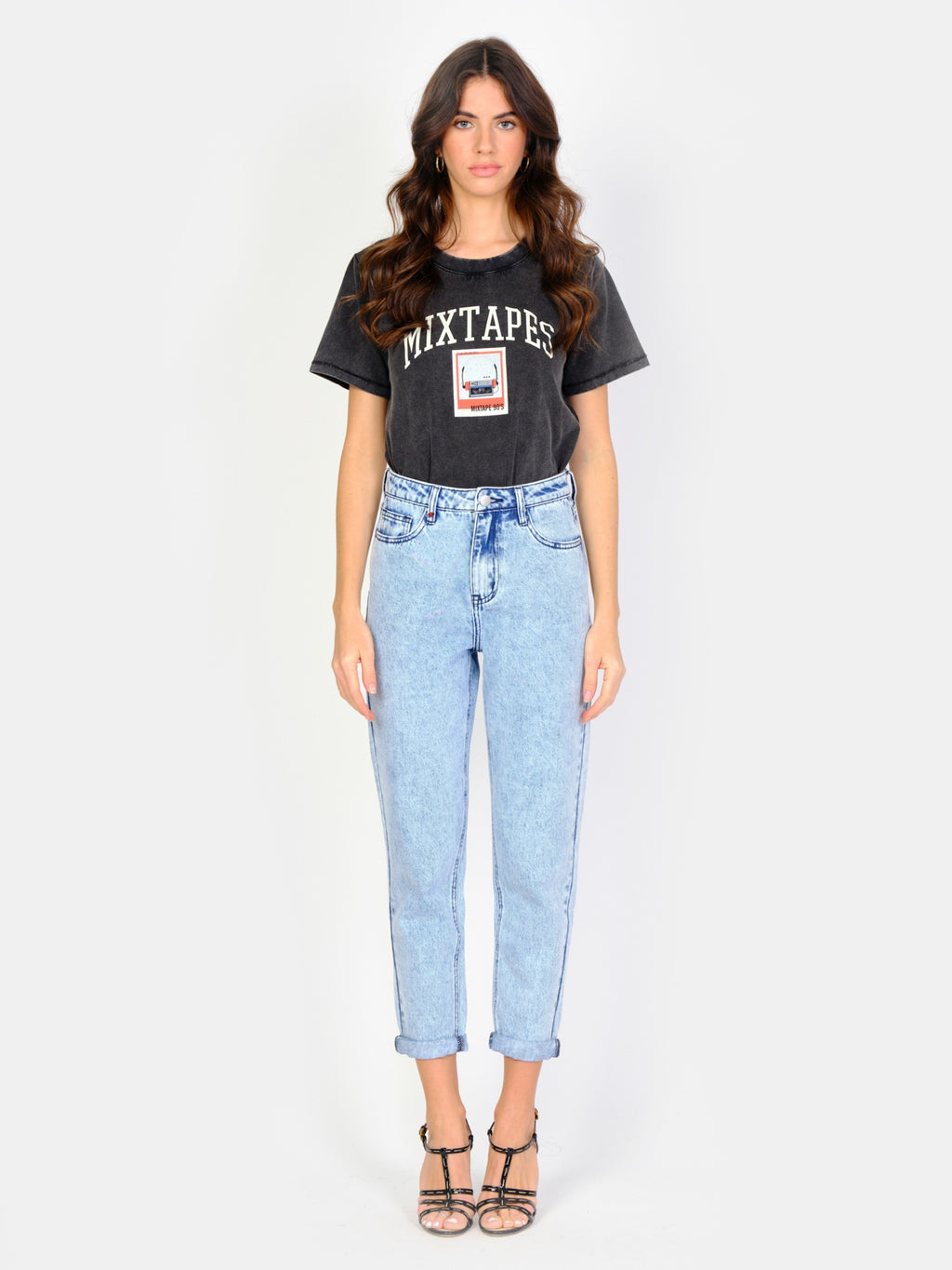 Jean balloon court bleu neigé LILA femme, ICE BLUE, taille 25, porté par Amanda (1m76) – photo 2