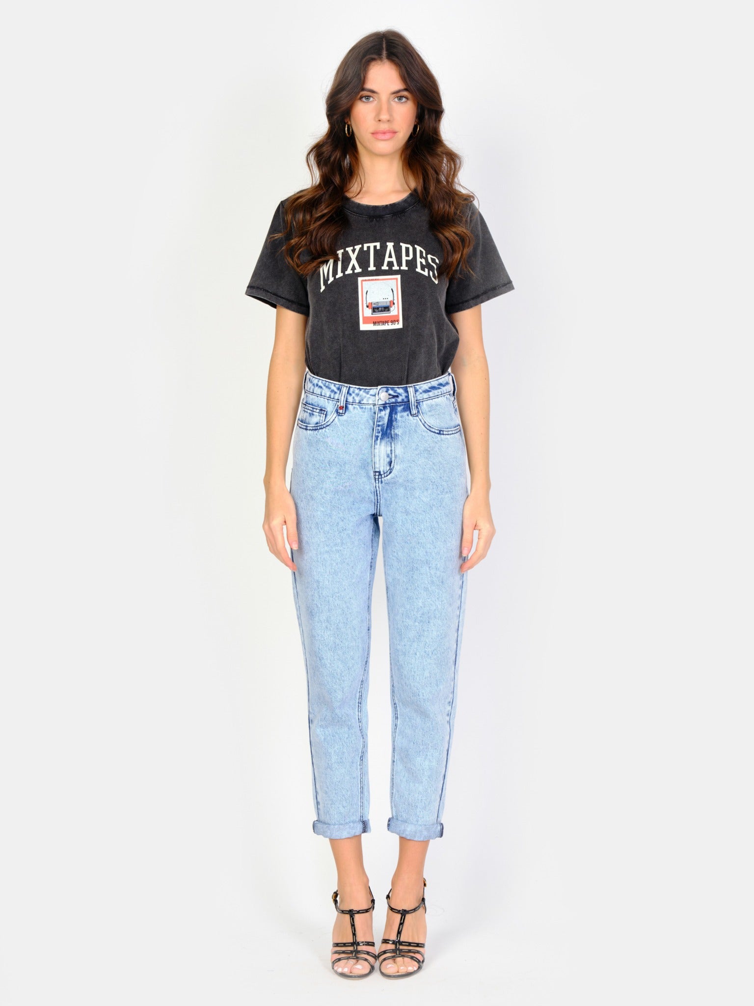 Jean balloon court bleu neigé LILA femme, ICE BLUE, taille 25, porté par Amanda (1m76) – photo 2