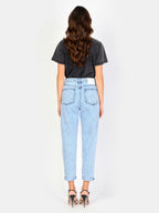 Jean balloon court bleu neigé LILA femme, ICE BLUE, taille 25, porté par Amanda (1m76) – photo 4